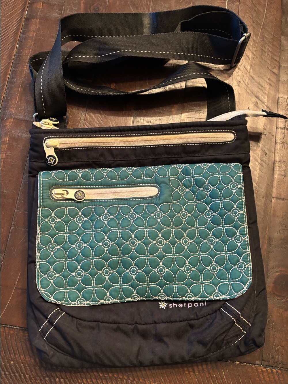 Sherpani Teal Floral Quilted Crossbody Travel Bag Organizer Purse